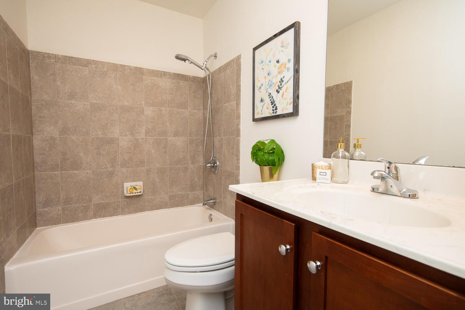 4466 Riverview Ln #4