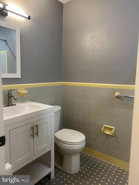 104 W CHELTENHAM AVE. #2