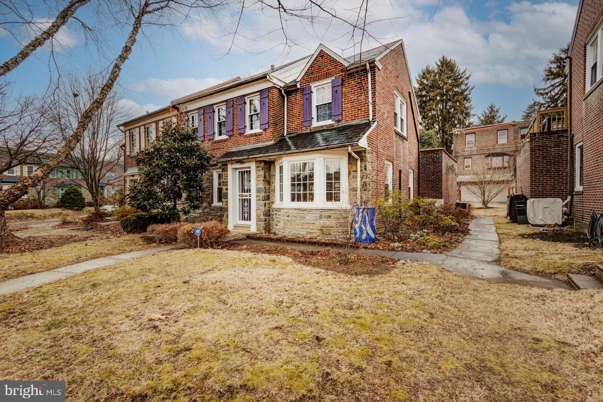 303 E Allens Ln