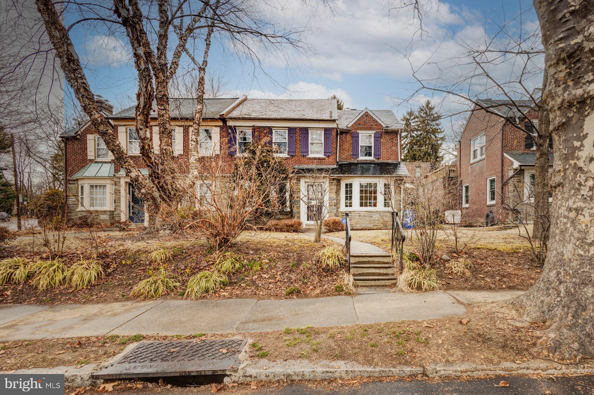 303 E Allens Ln