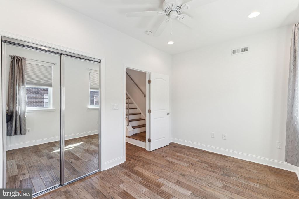 113 Sigel St