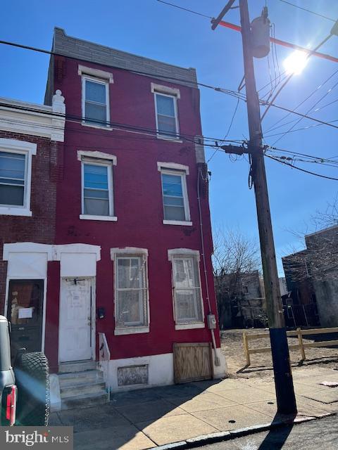 2827 N Howard St