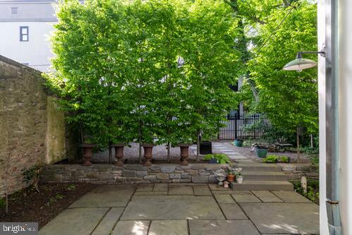 191 E Evergreen Ave