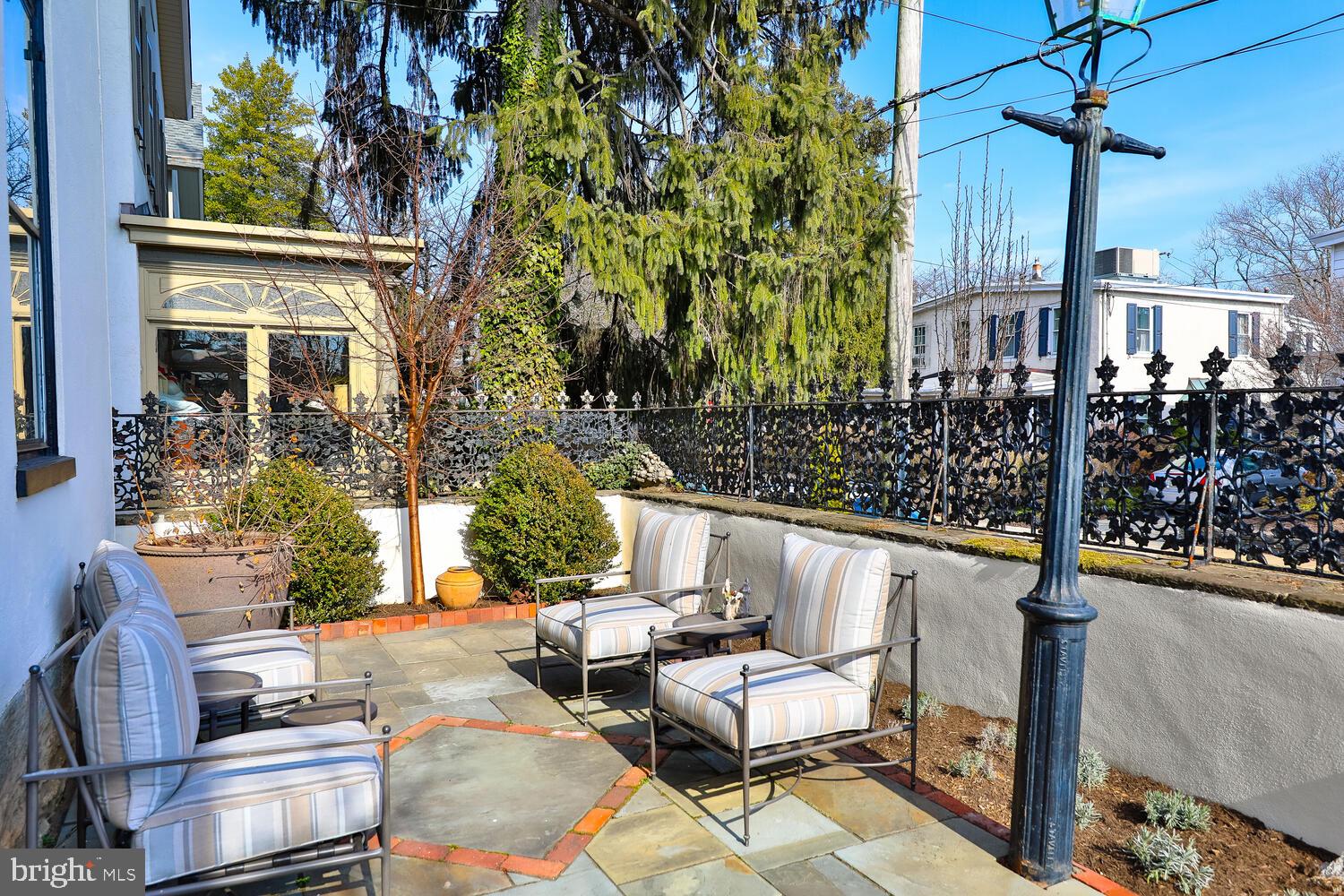191 E Evergreen Ave