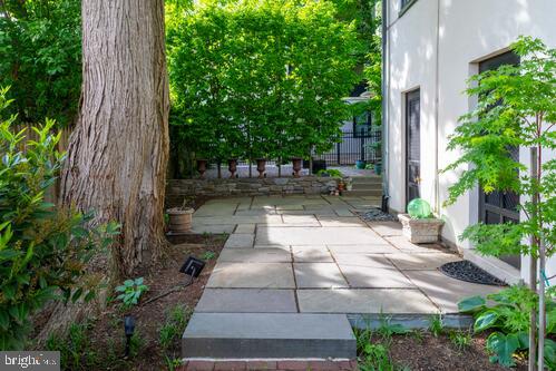 191 E Evergreen Ave
