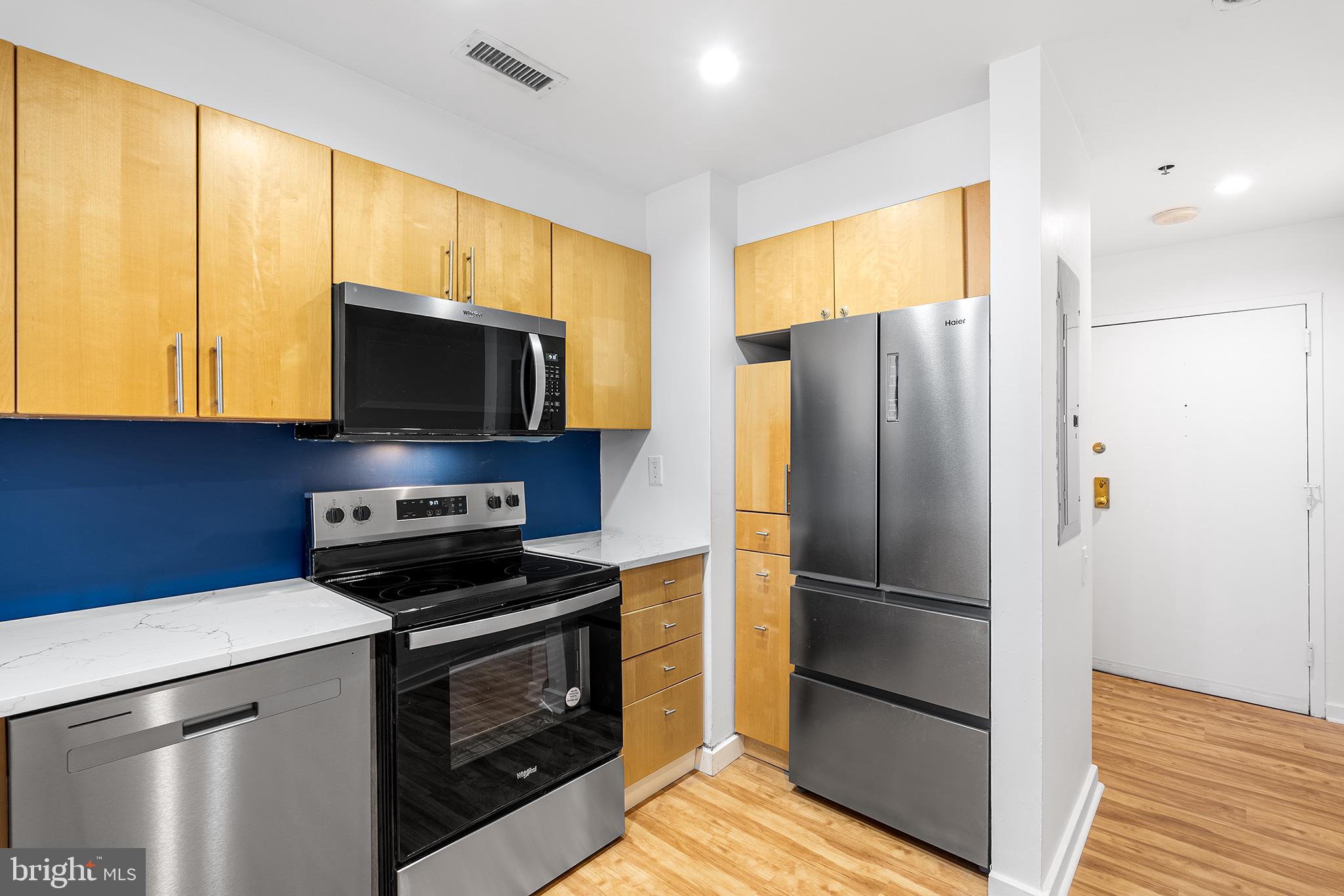 315 New St #216
