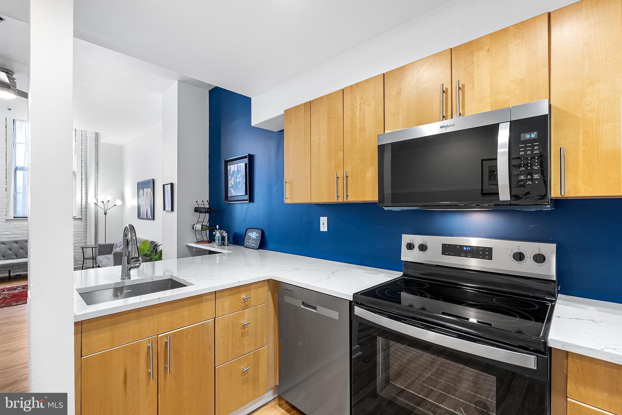 315 New St #216