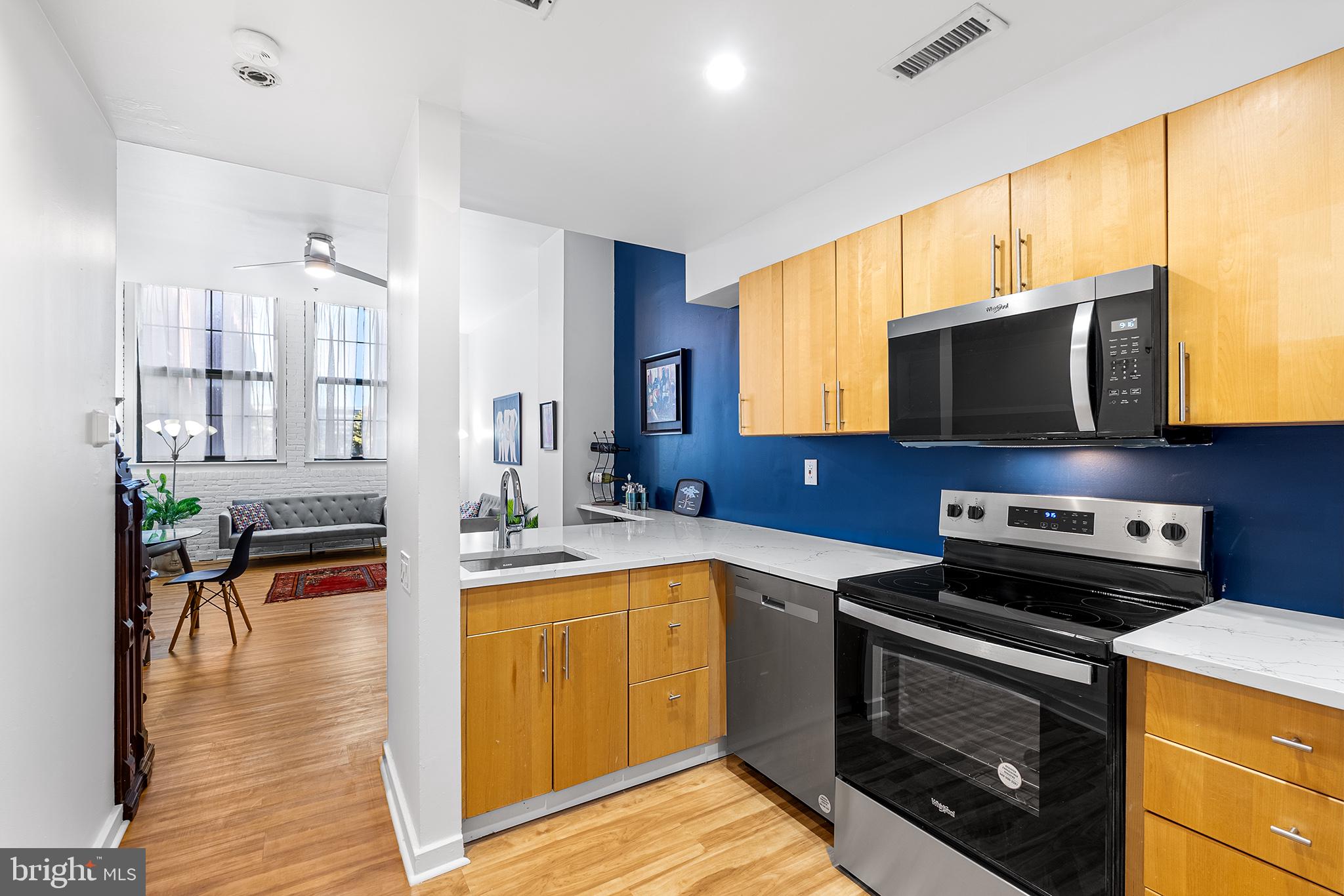 315 New St #216