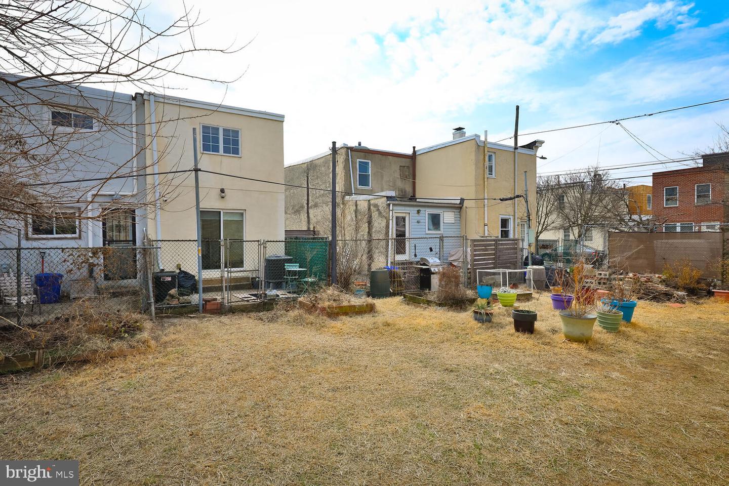 2446 Tulip St