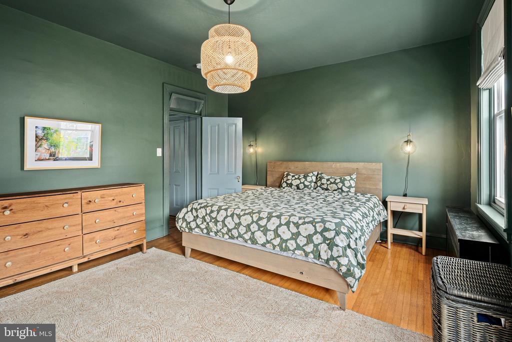 2518 E Norris St