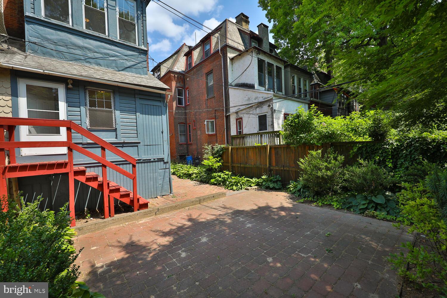426 S 42nd St