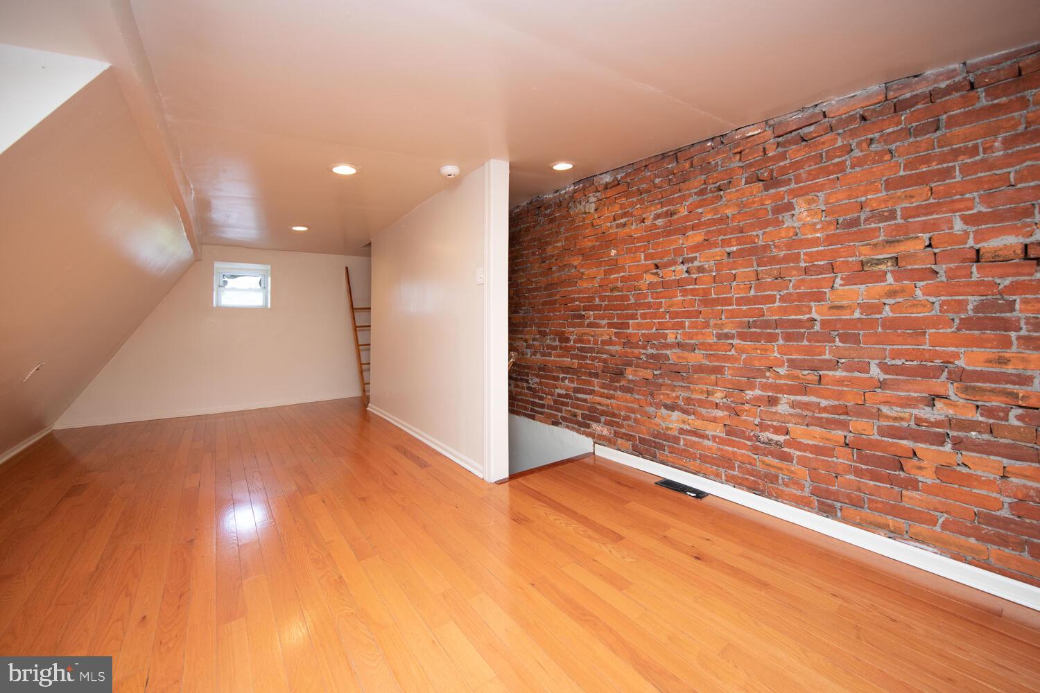 426 S 42nd St