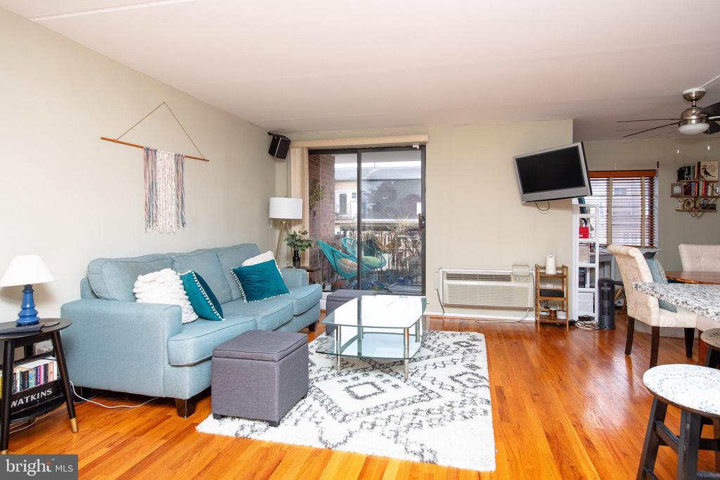 200-10 Lombard St #536