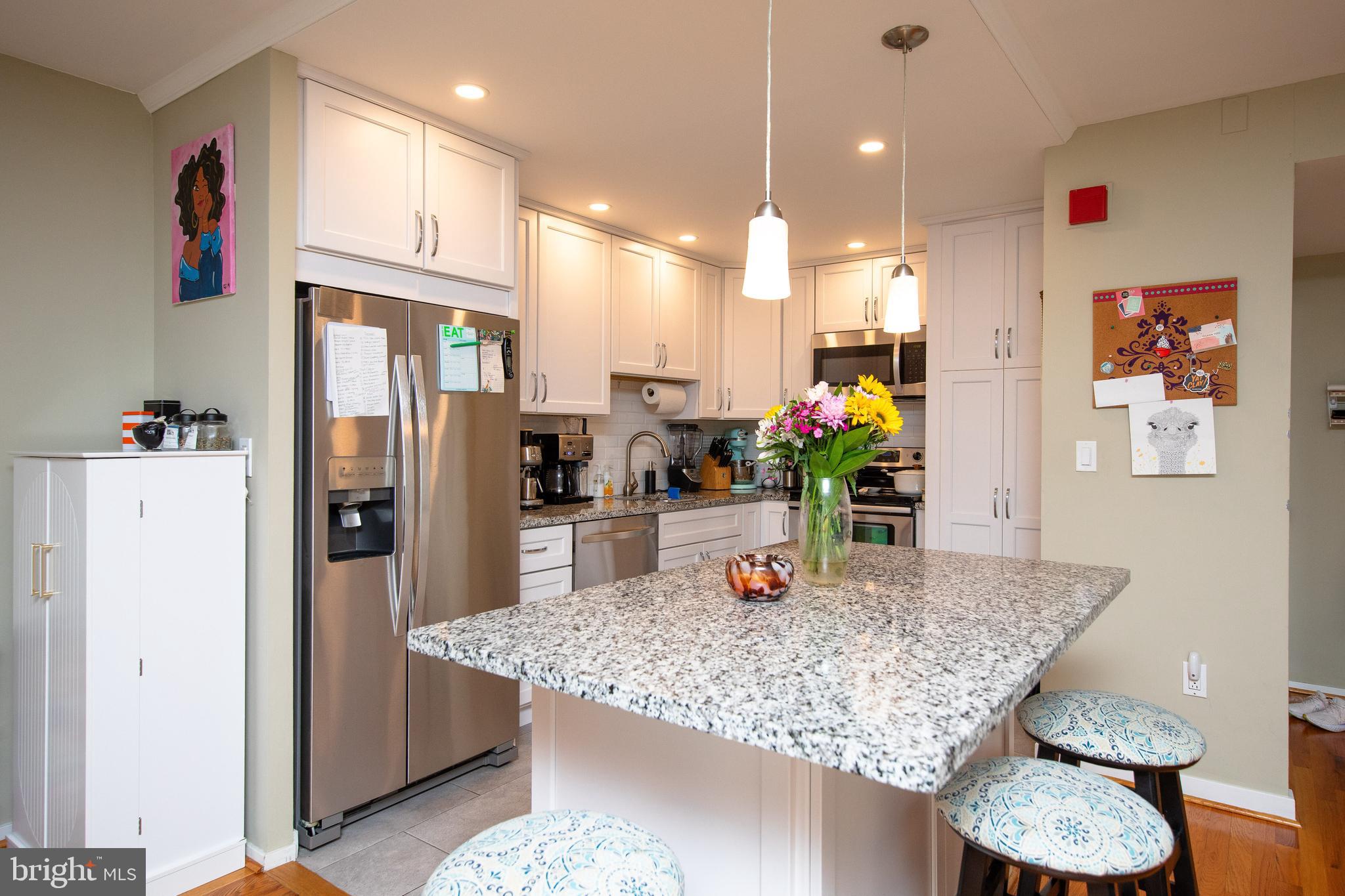 200-10 Lombard St #536