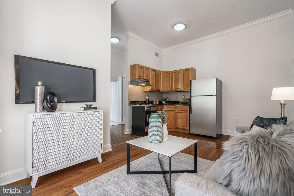 1500 MOUNT VERNON ST #2R