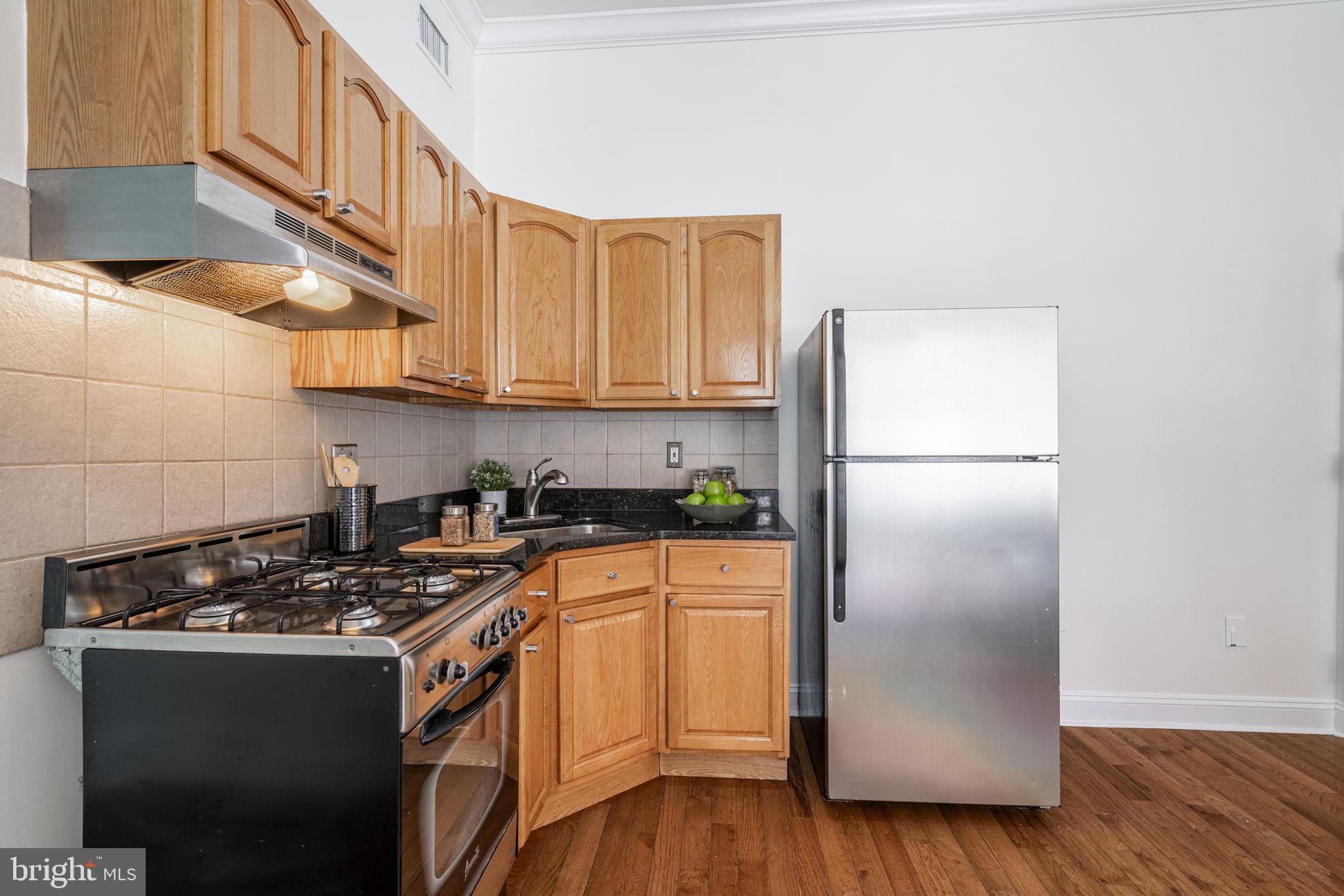 1500 MOUNT VERNON ST #2R
