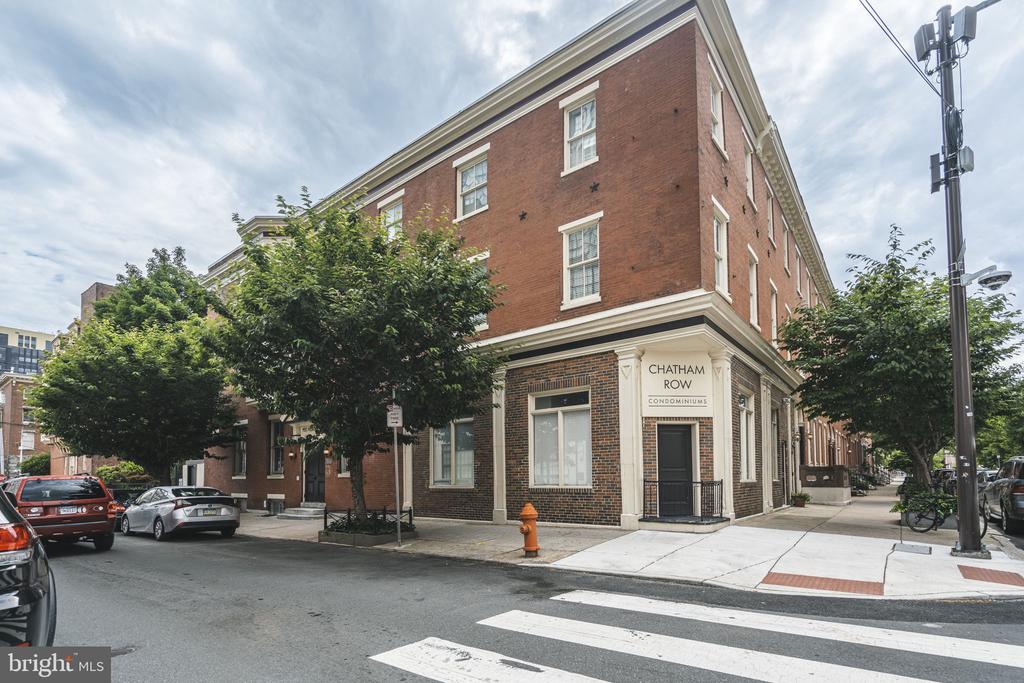 1500 MOUNT VERNON ST #2R