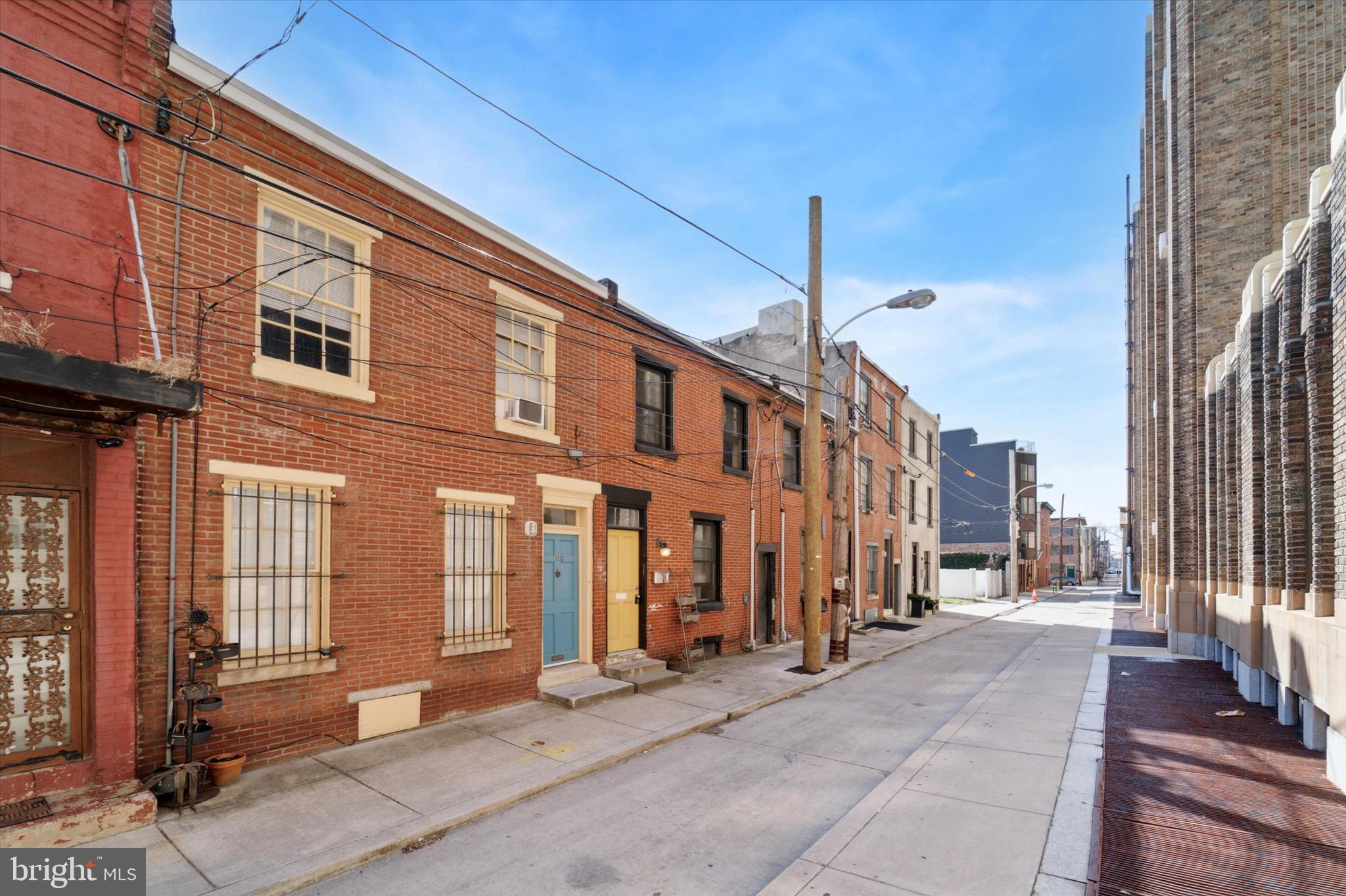 1112 Webster St