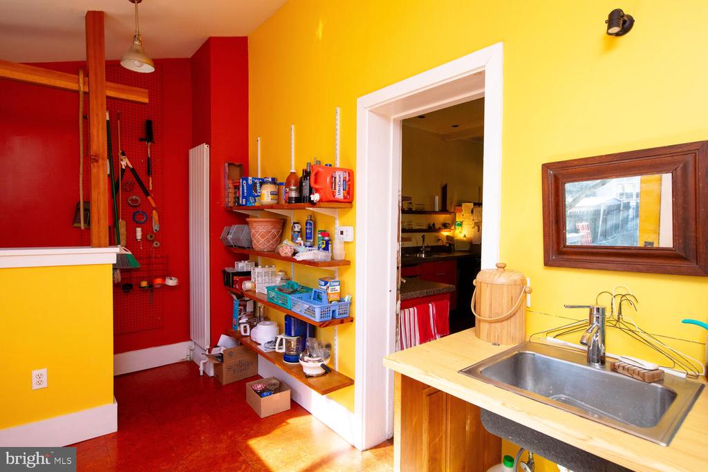 42 W Mount Airy Ave