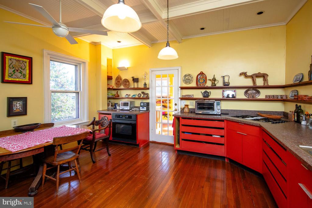 42 W Mount Airy Ave