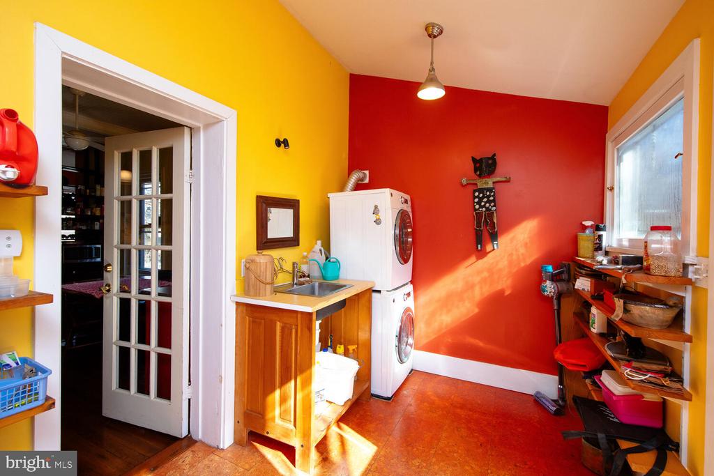 42 W Mount Airy Ave