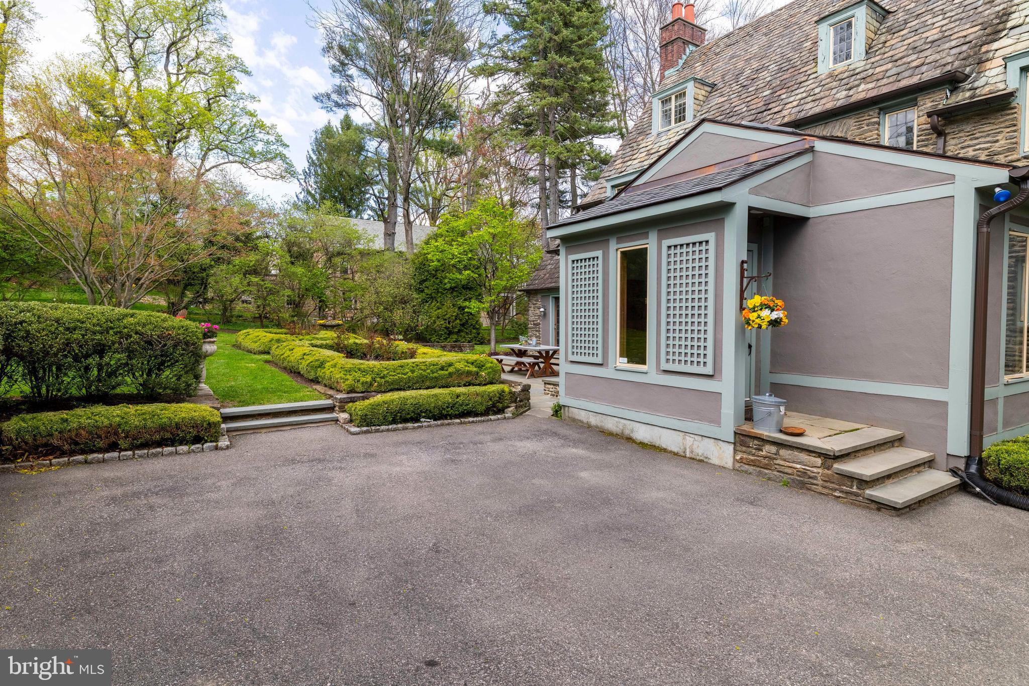 645 N Mount Pleasant Rd