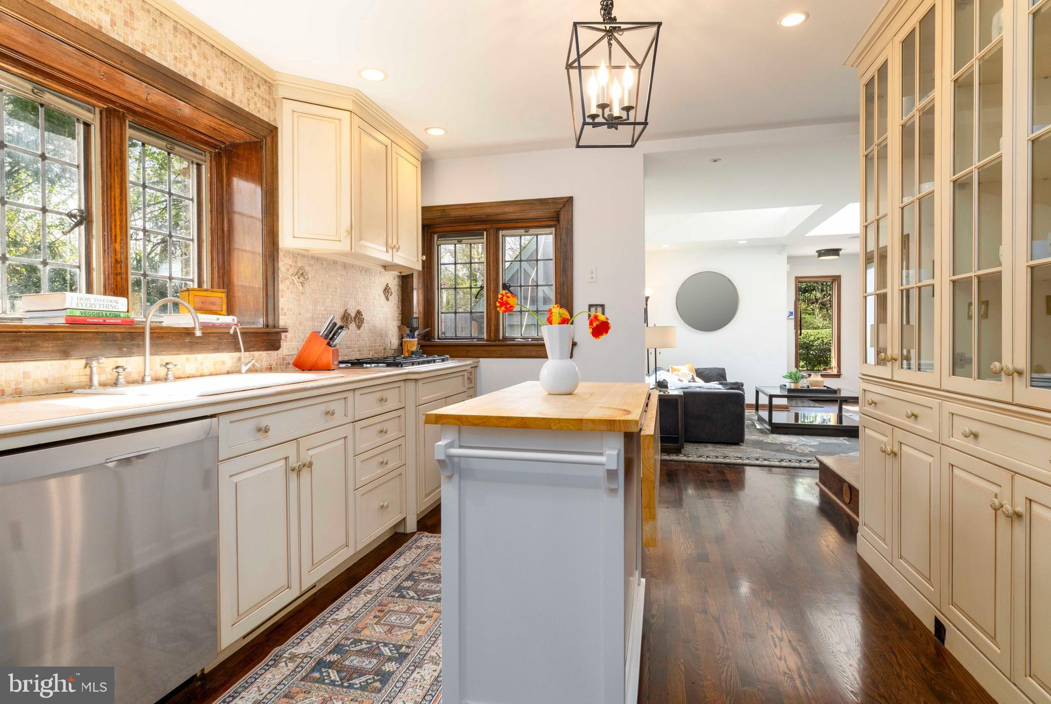 645 N Mount Pleasant Rd