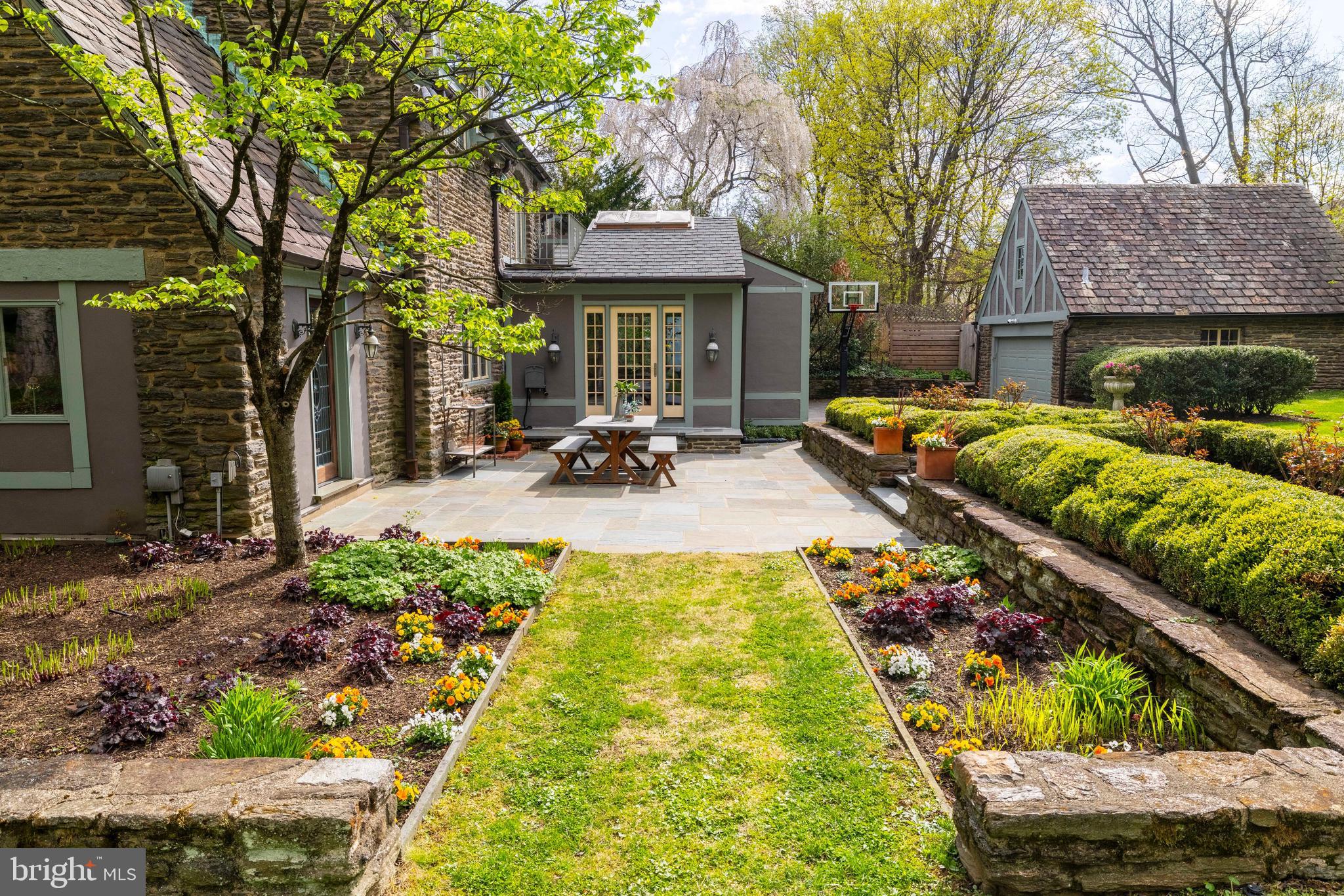 645 N Mount Pleasant Rd