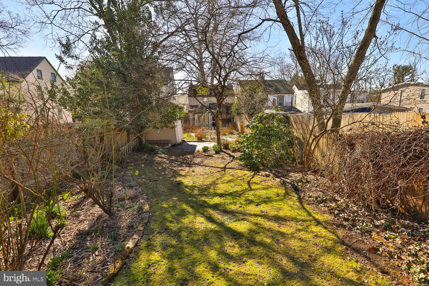 628 W Naomi St