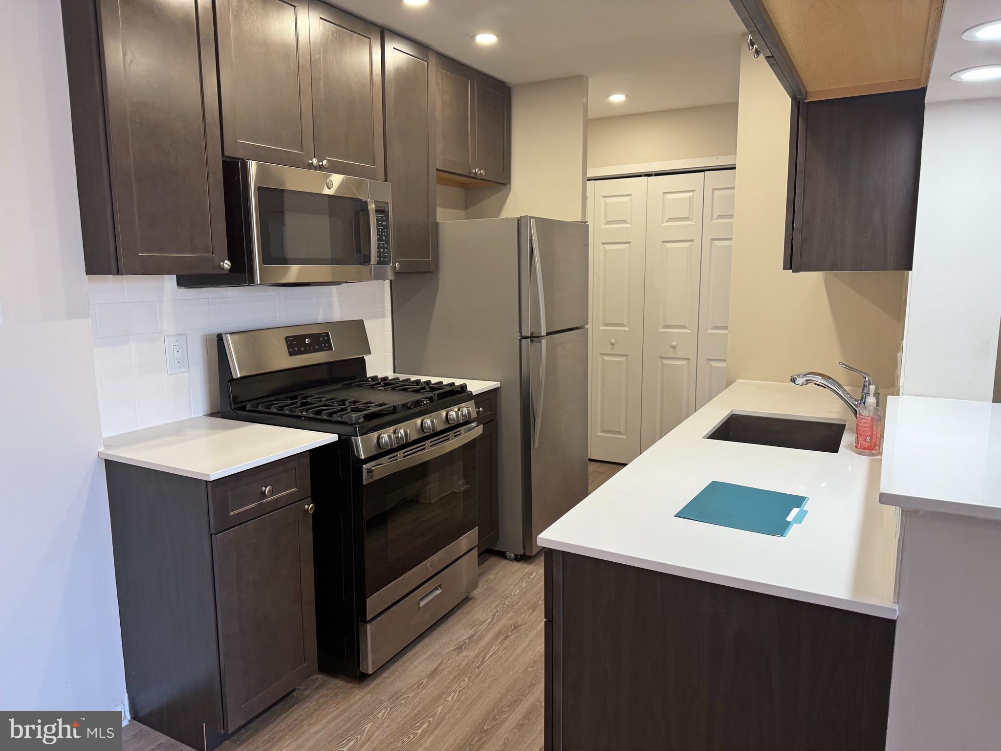 6100 HENRY AVE #3K