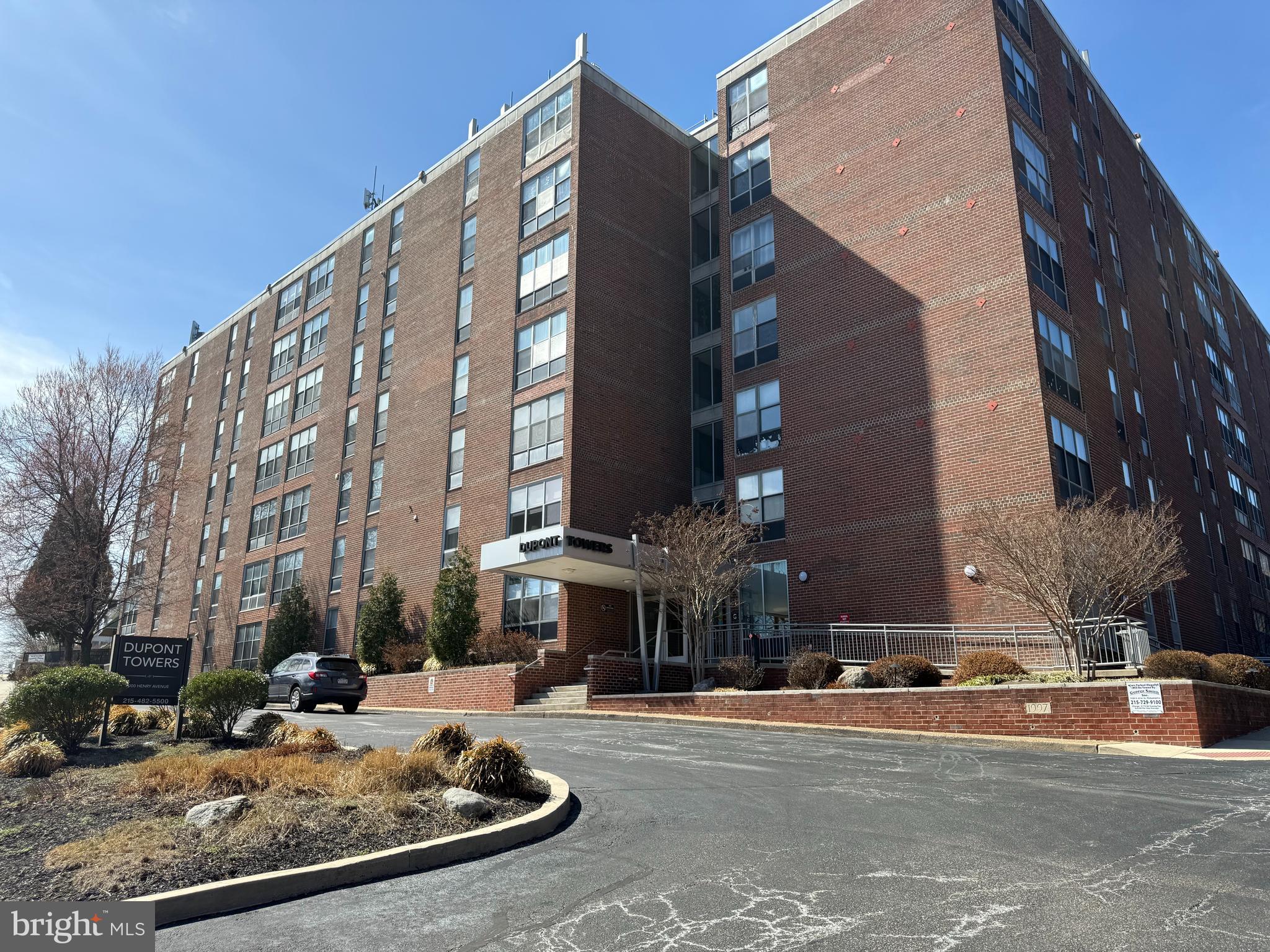 6100 HENRY AVE #3K