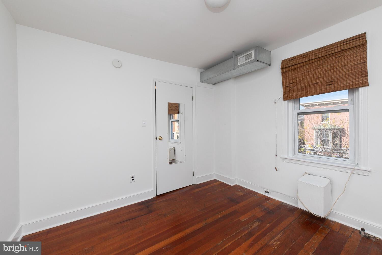 4373 MAIN ST #3F