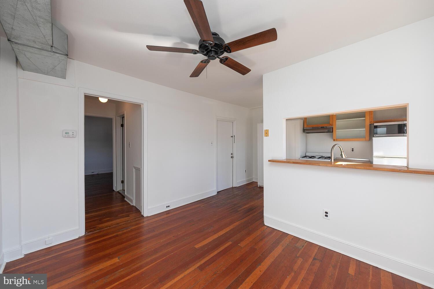 4373 MAIN ST #3F