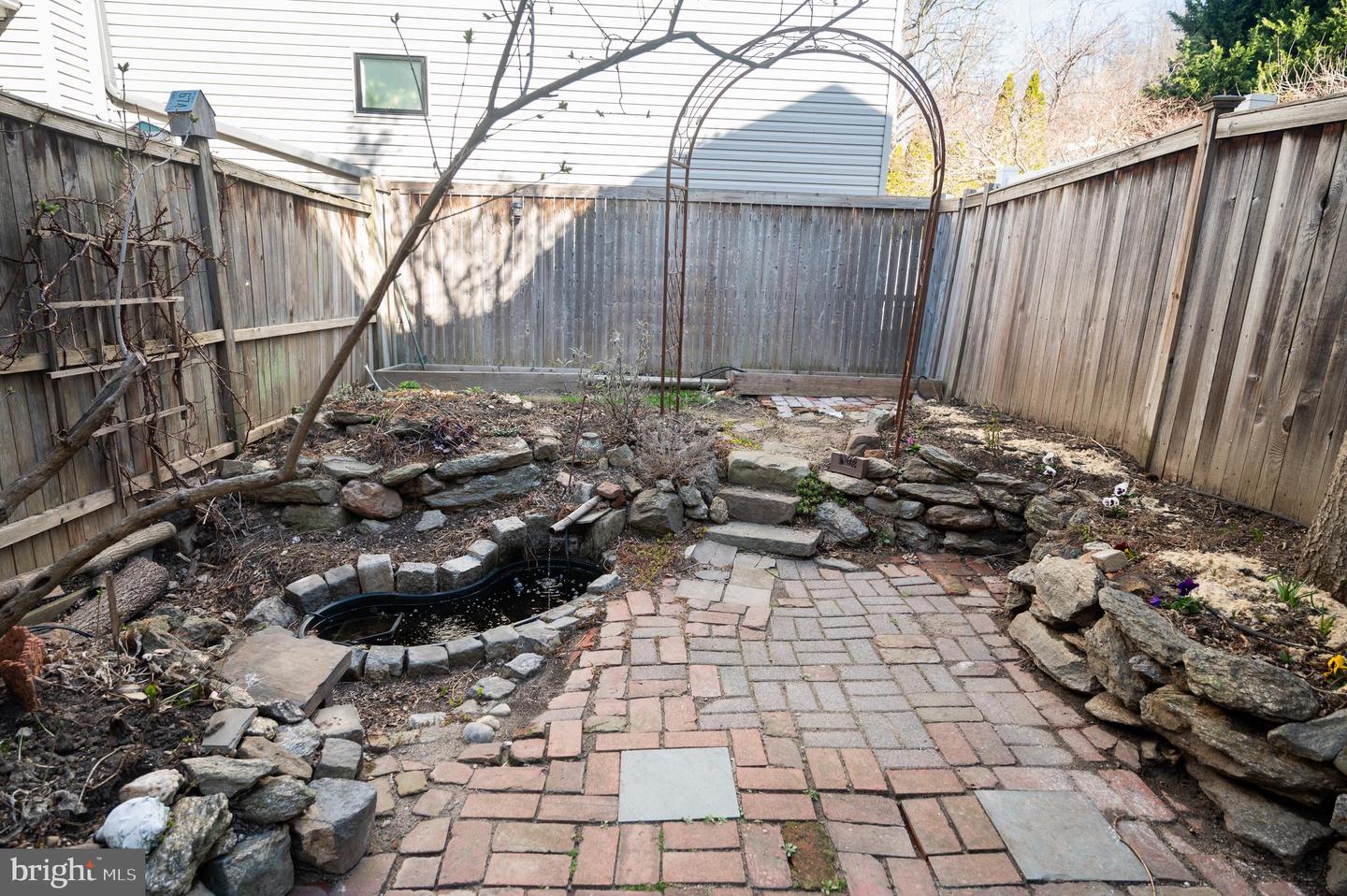 160 Fountain St
