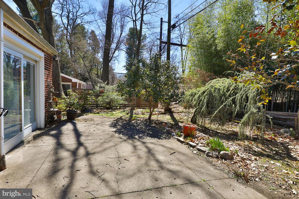 303 Crest Park Rd