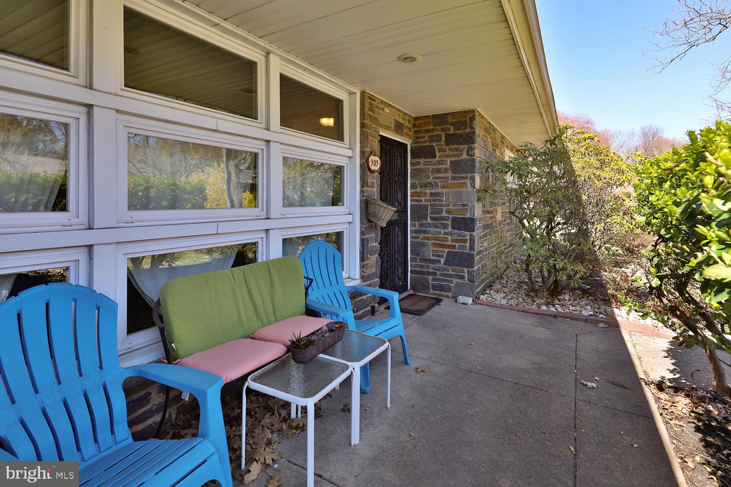 303 Crest Park Rd