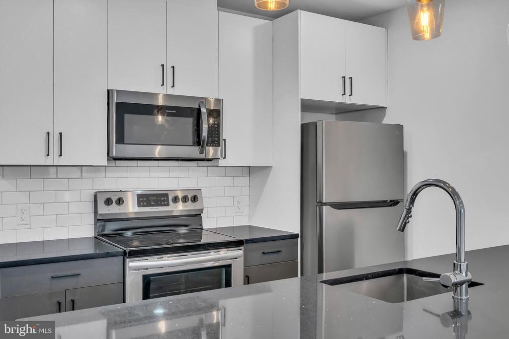 330 CECIL B MOORE AVE #302