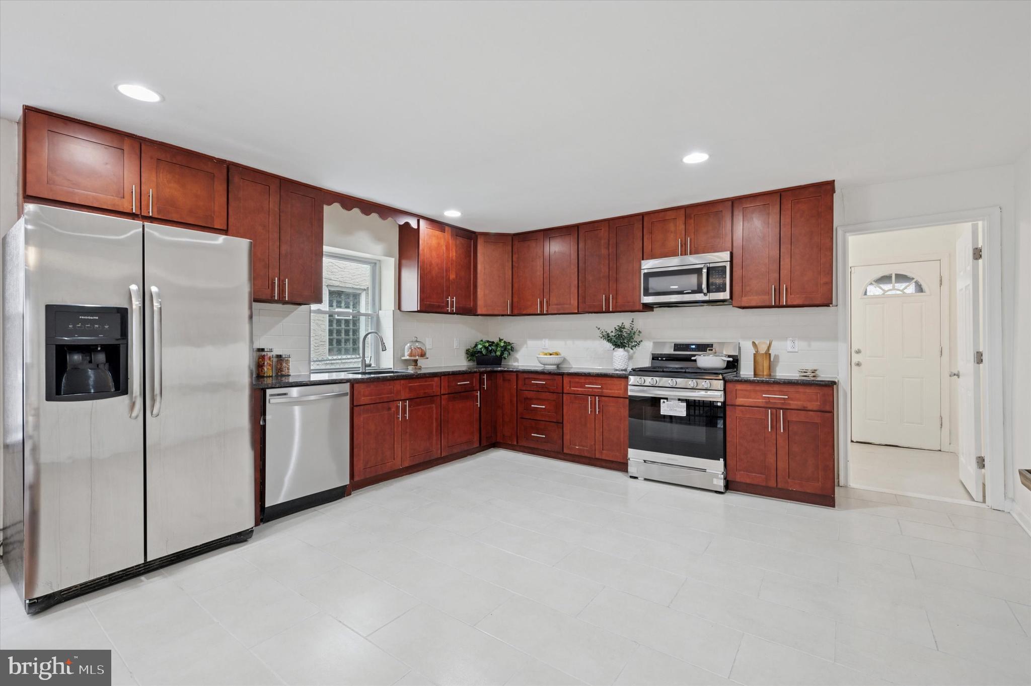 6826 Cobbs Creek Pkwy