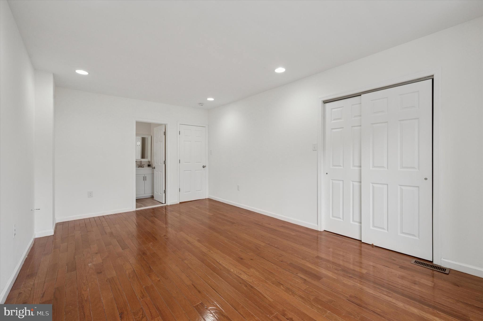 6826 Cobbs Creek Pkwy