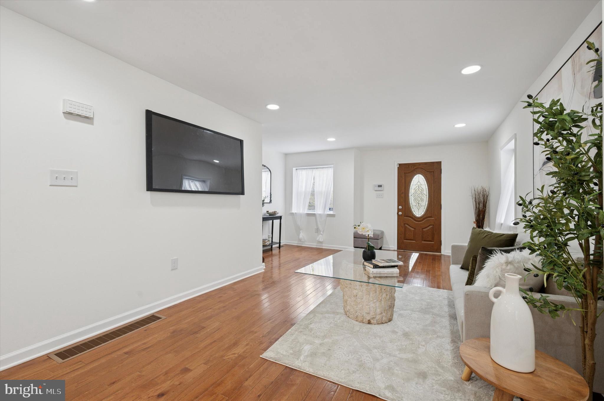 6826 Cobbs Creek Pkwy