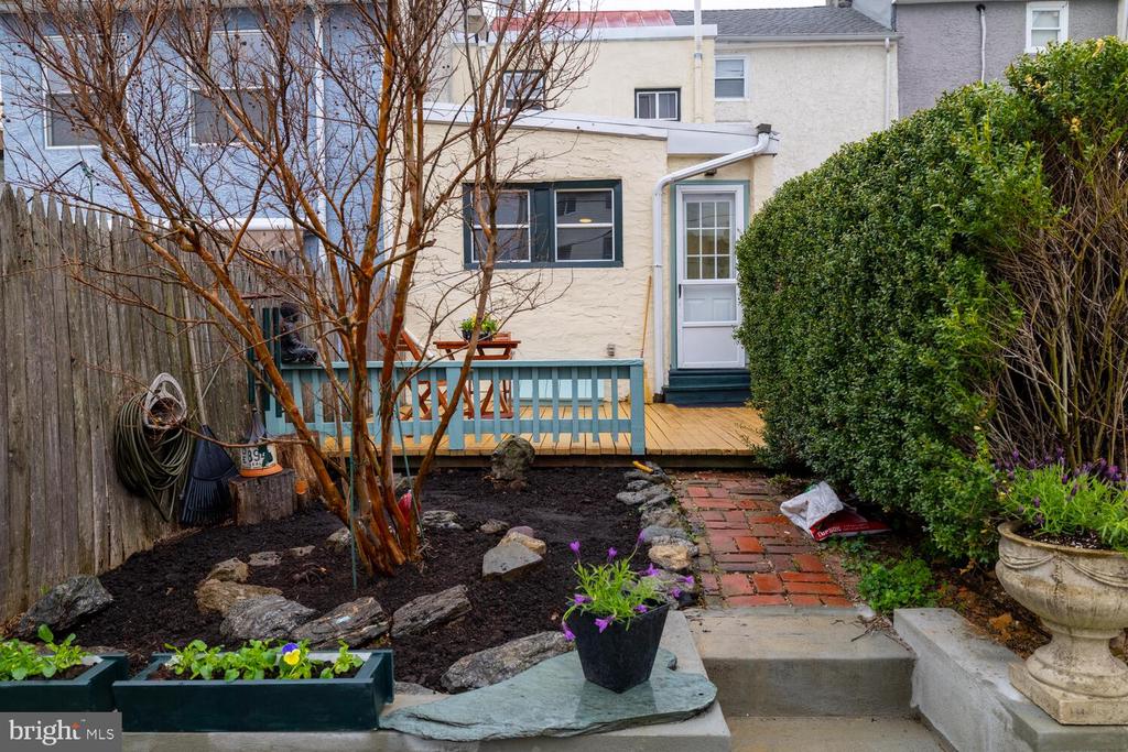 169 Gay St