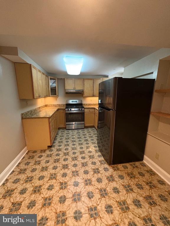 423 SPRUCE ST #1B