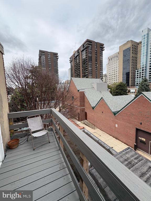 423 SPRUCE ST #1B