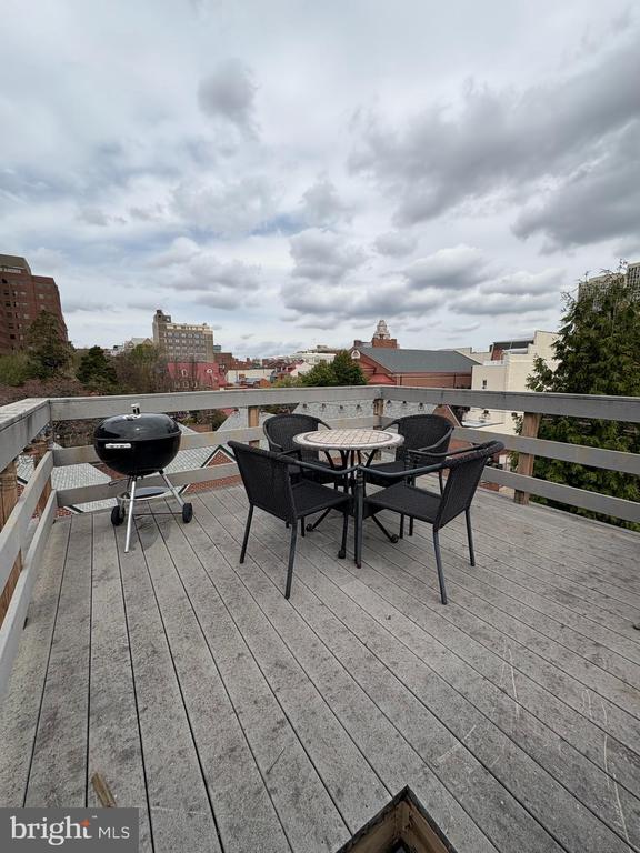 423 SPRUCE ST #1B