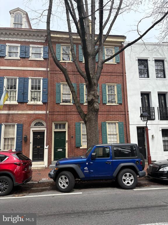 423 SPRUCE ST #1B