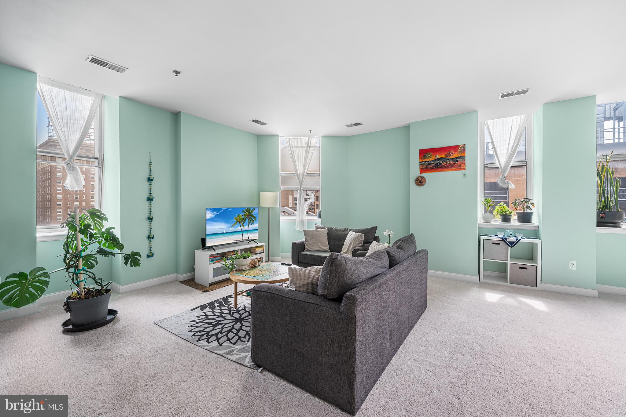 1001-13 CHESTNUT ST #702E