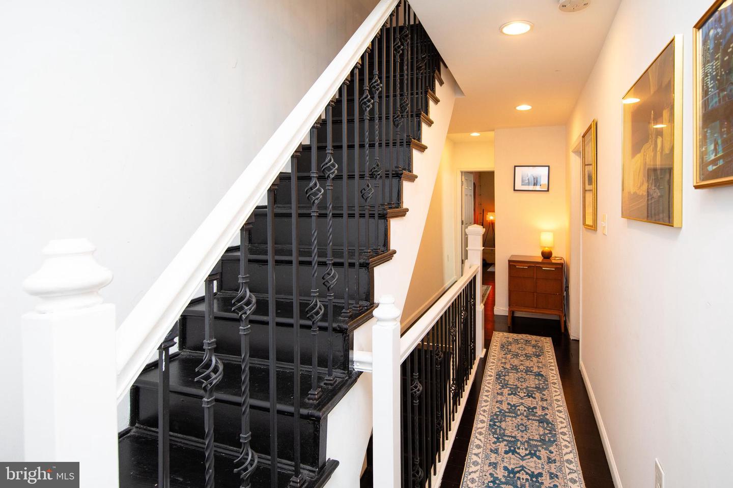 77 E Duval St