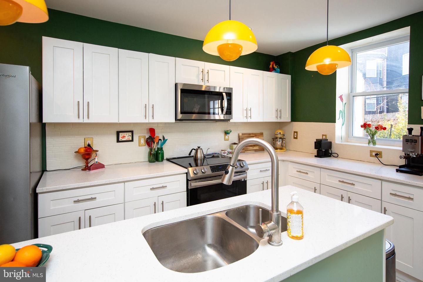 77 E Duval St