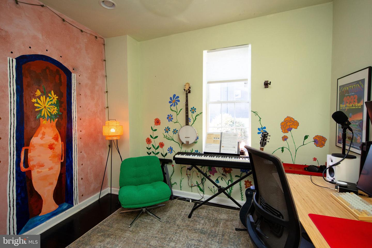 77 E Duval St