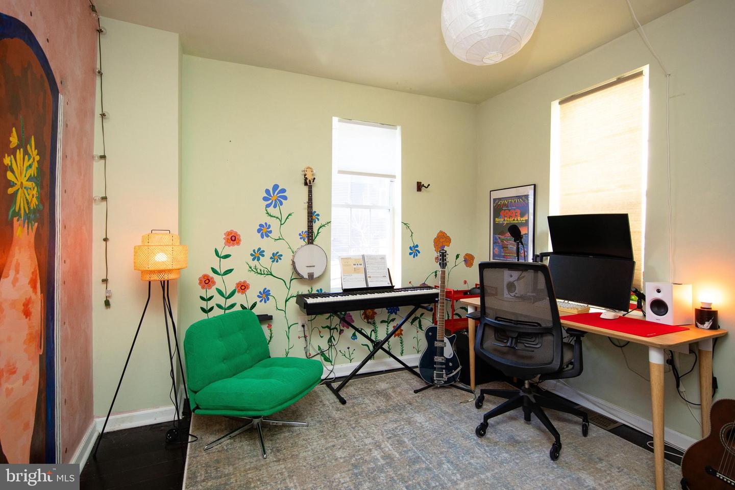 77 E Duval St